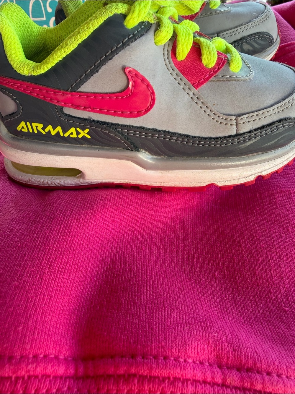 Nike Kids baby toddler sz 6 air max